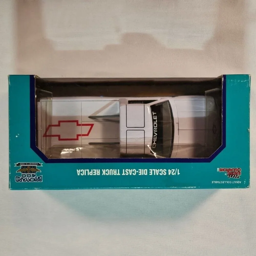NASCAR Brickyard 400 August 5 1995 1:24 Scale Die Cast Official Pace Truck - NIB